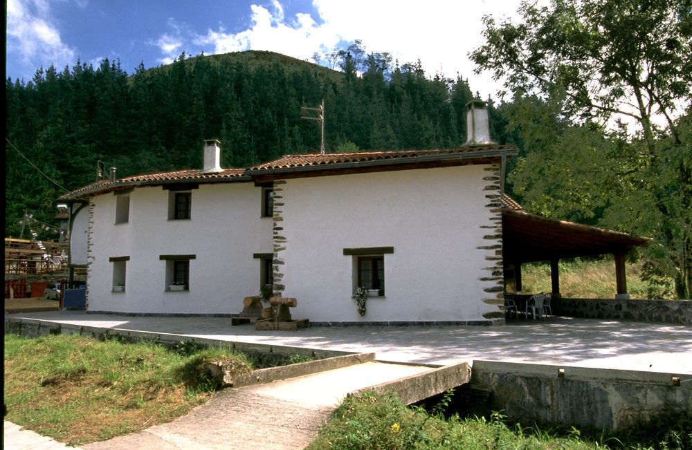 Casa Rural Eleizondo Haundia Itziar Exterior photo